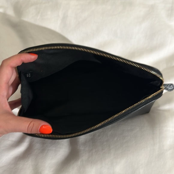 COACH LEATHER COSMETIC BAG - Picture 5 of 7